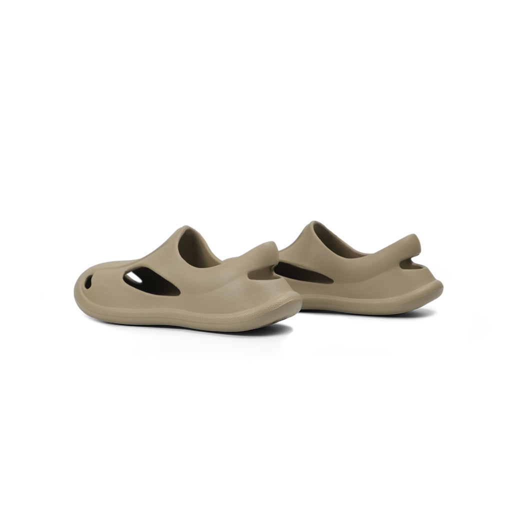 Liam Slides - Sand