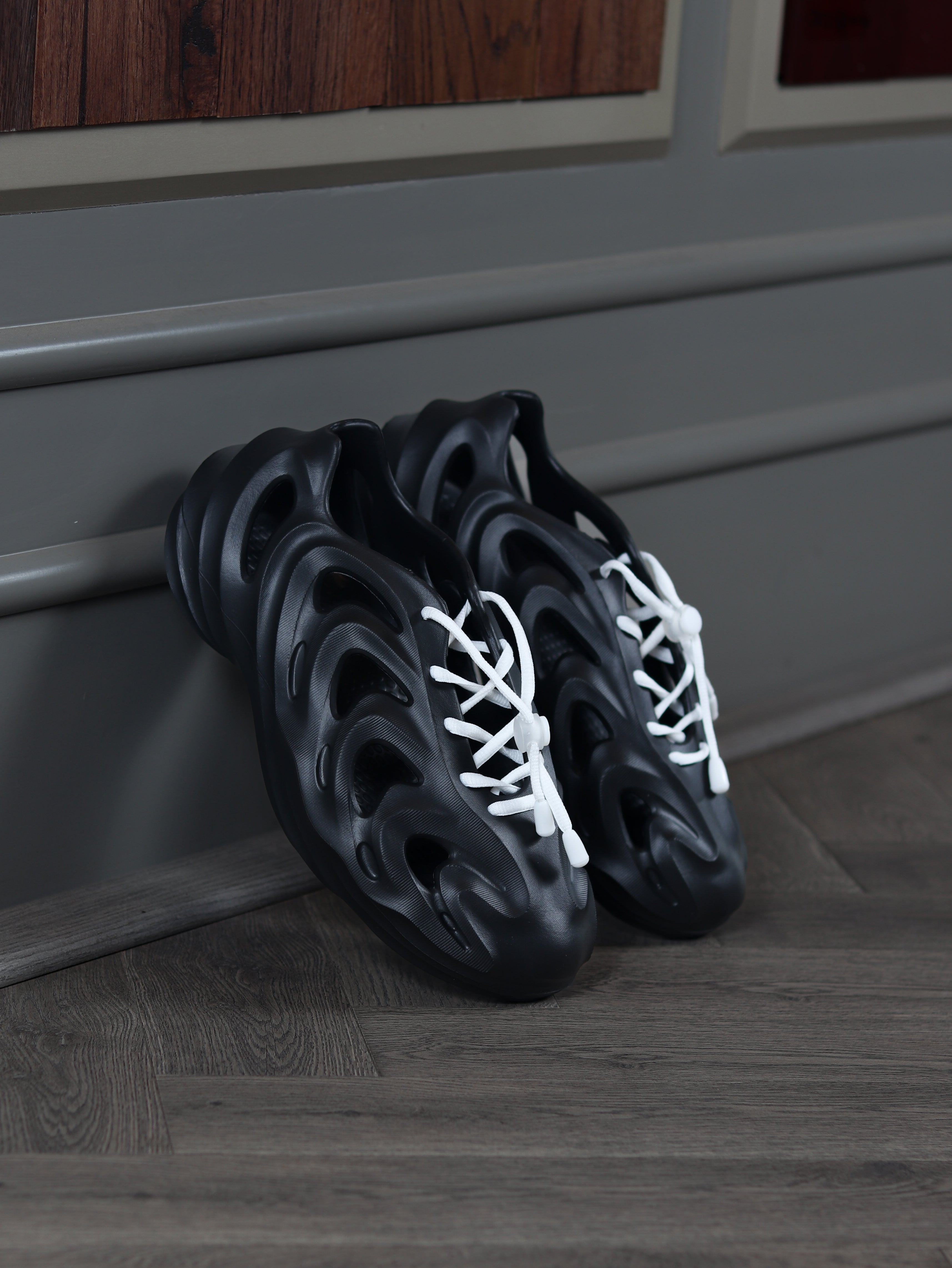 Surfers 2.0 SlipOns - Black