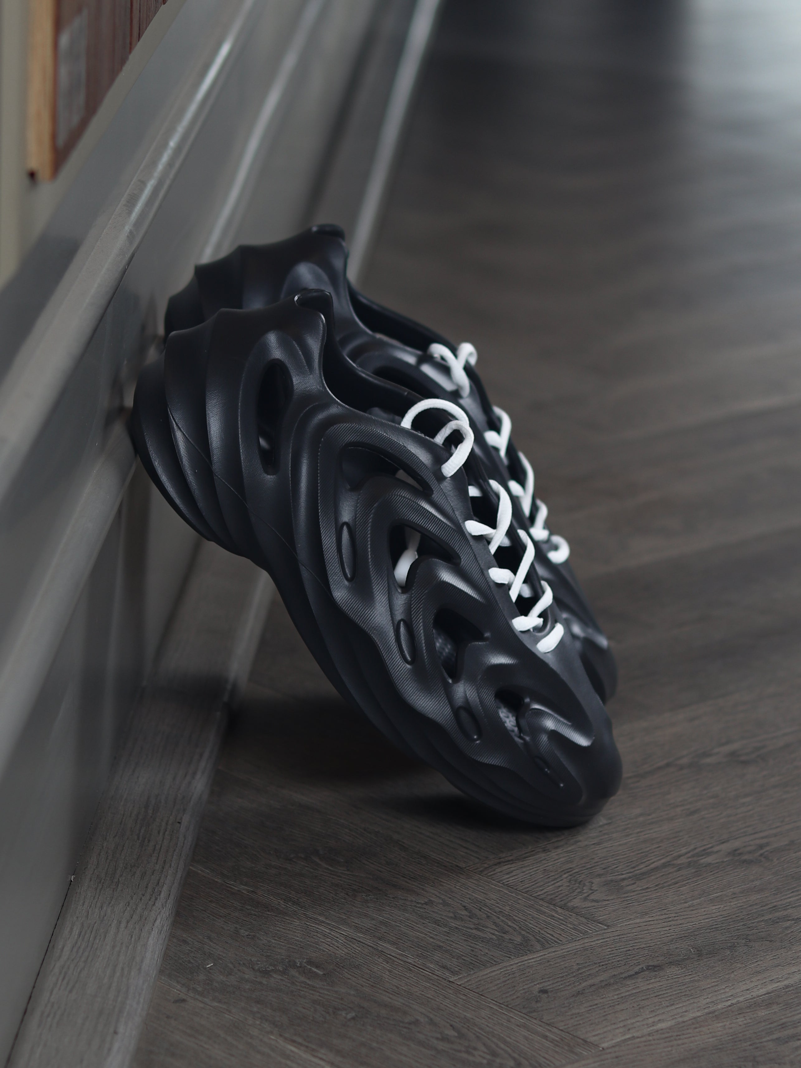 Surfers 2.0 SlipOns - Black