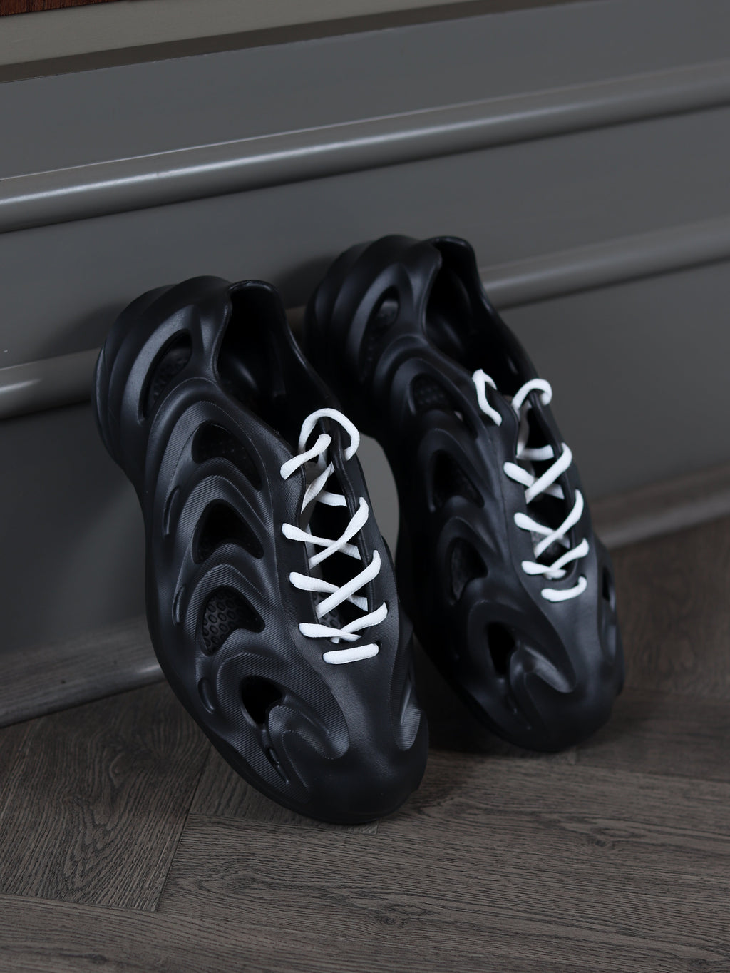 Surfers 2.0 SlipOns - Black