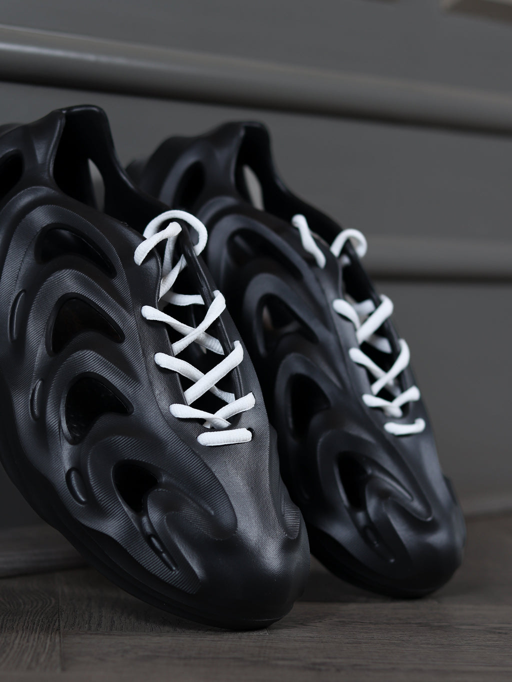 Surfers 2.0 SlipOns - Black