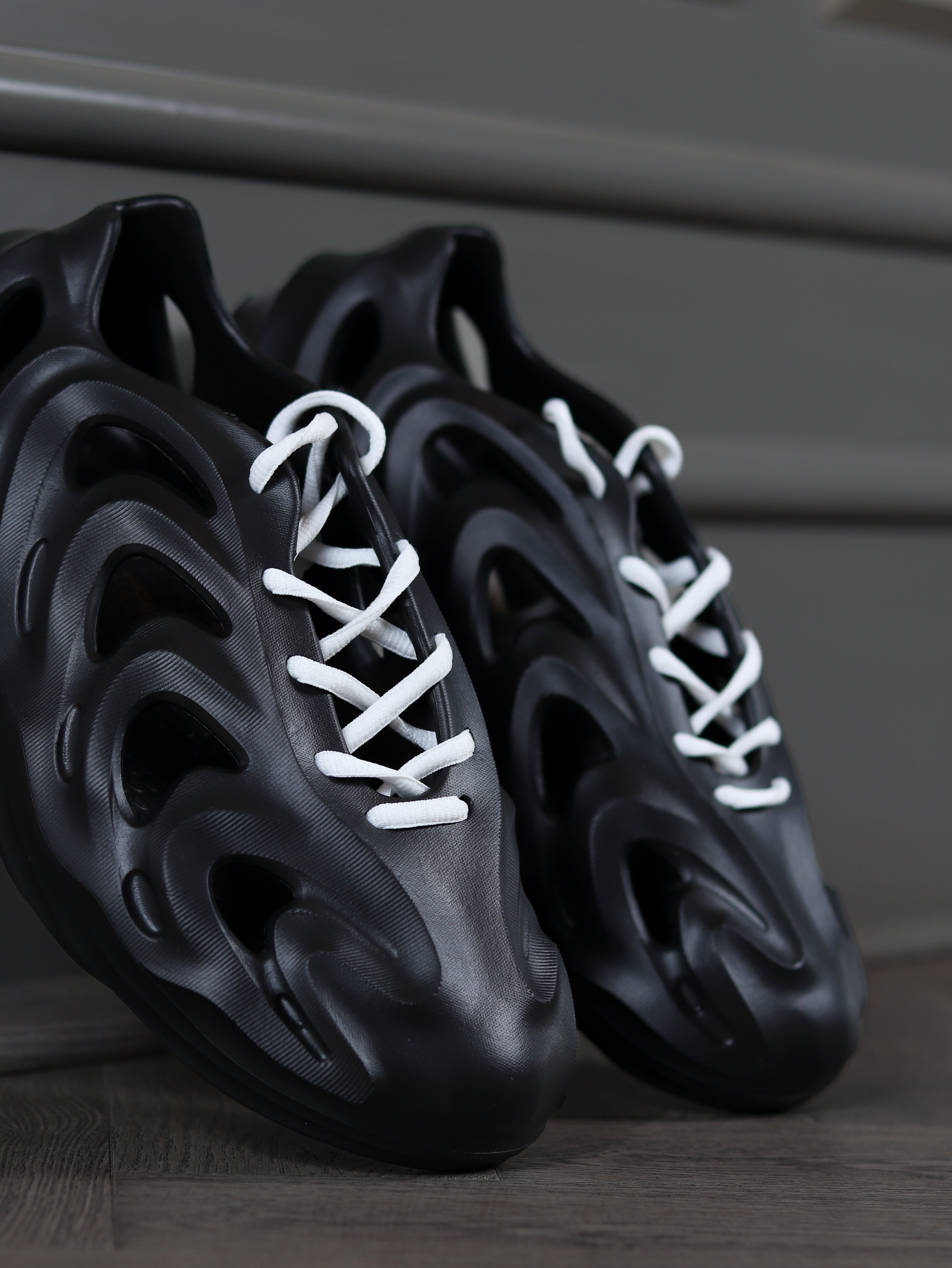Surfers 2.0 SlipOns - Black