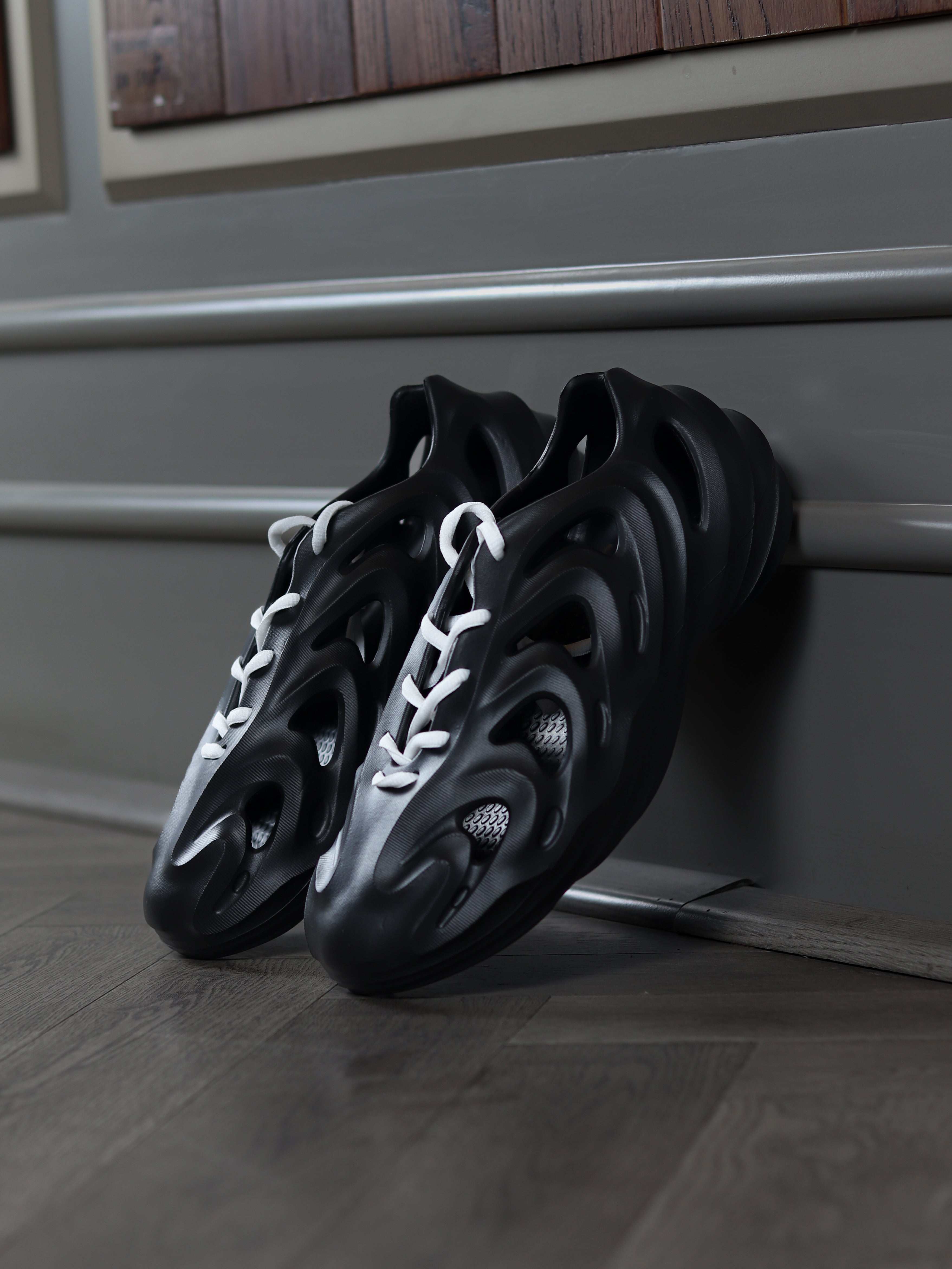Surfers 2.0 SlipOns - Black