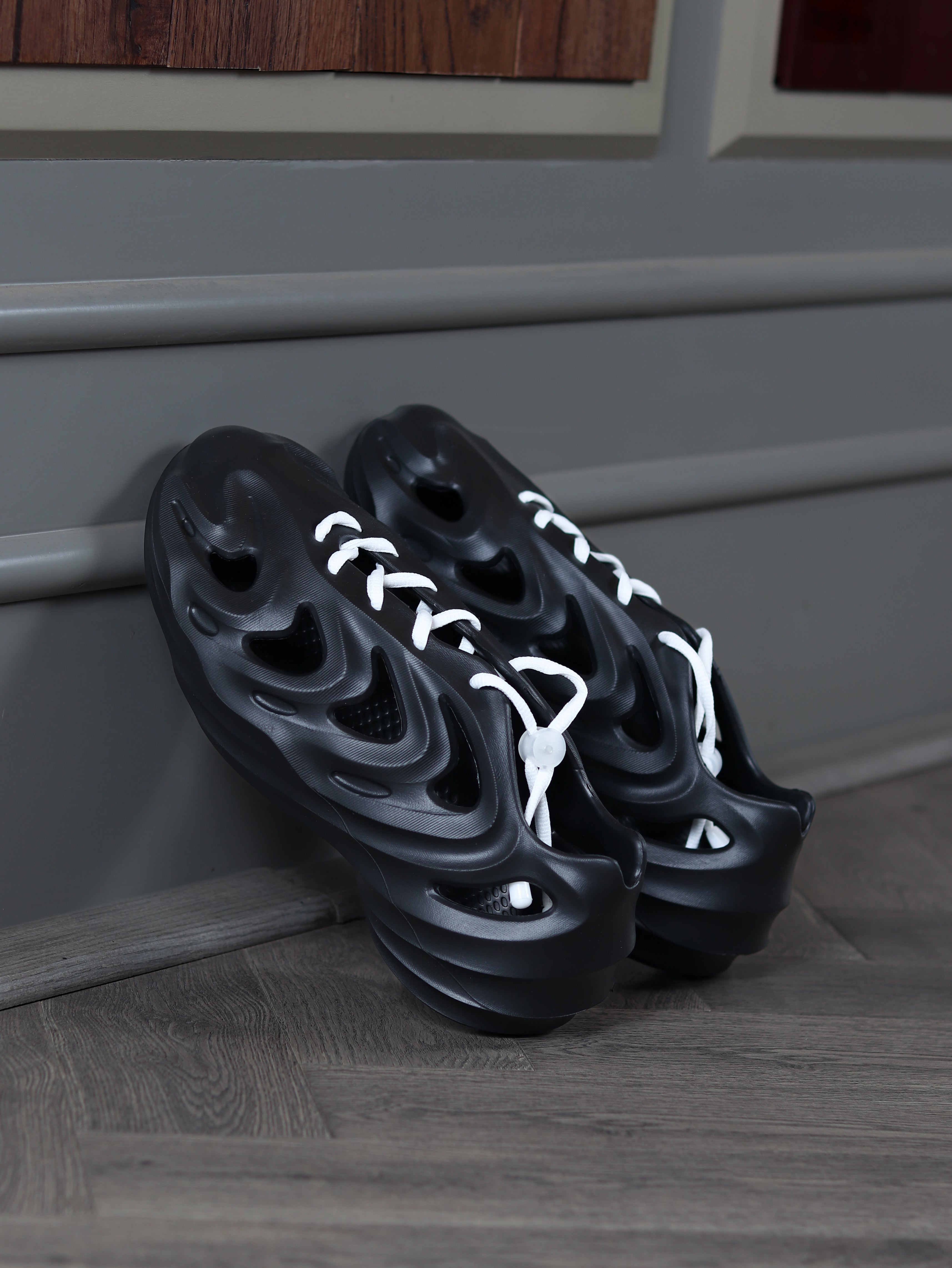 Surfers 2.0 SlipOns - Black