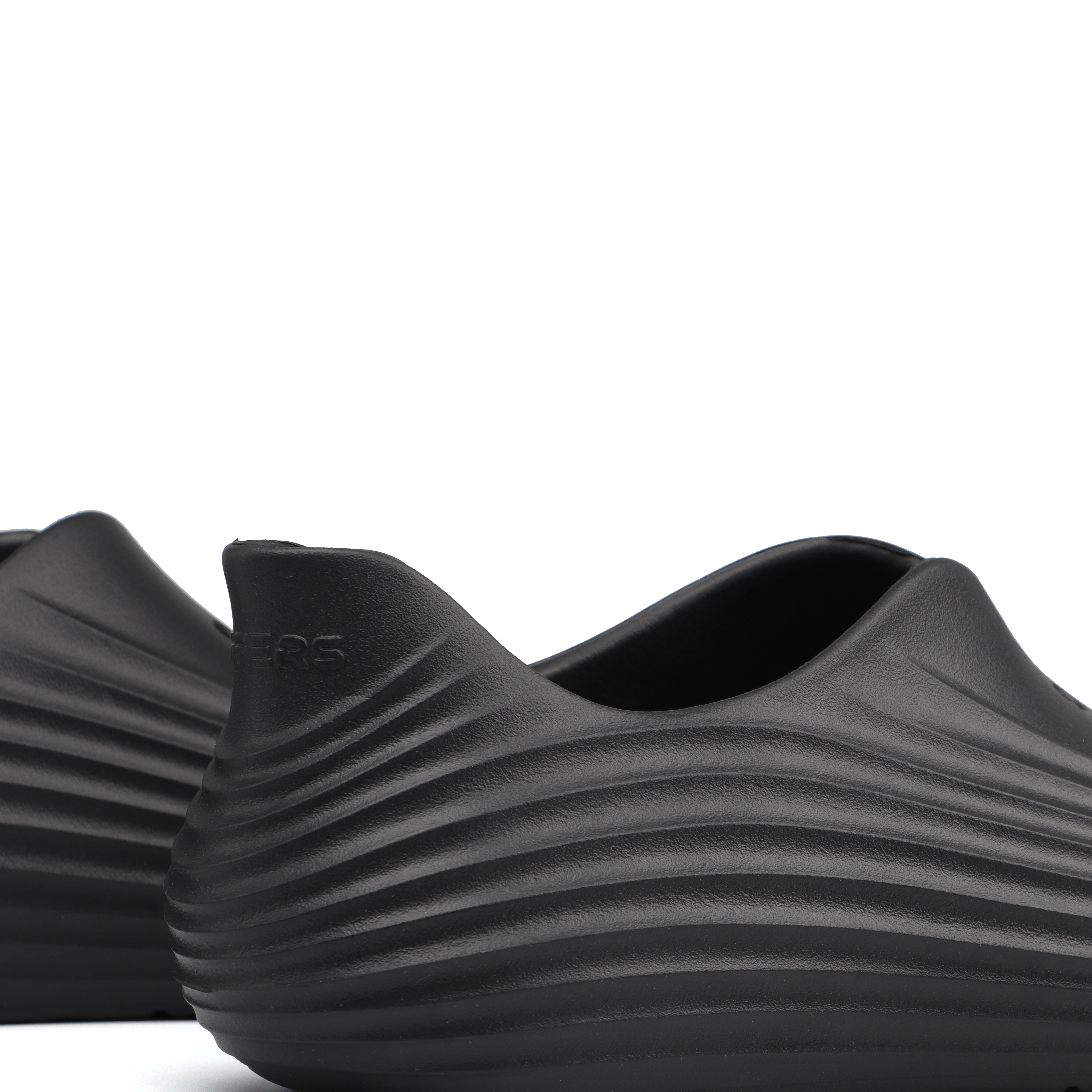 Kevin Slides - Black