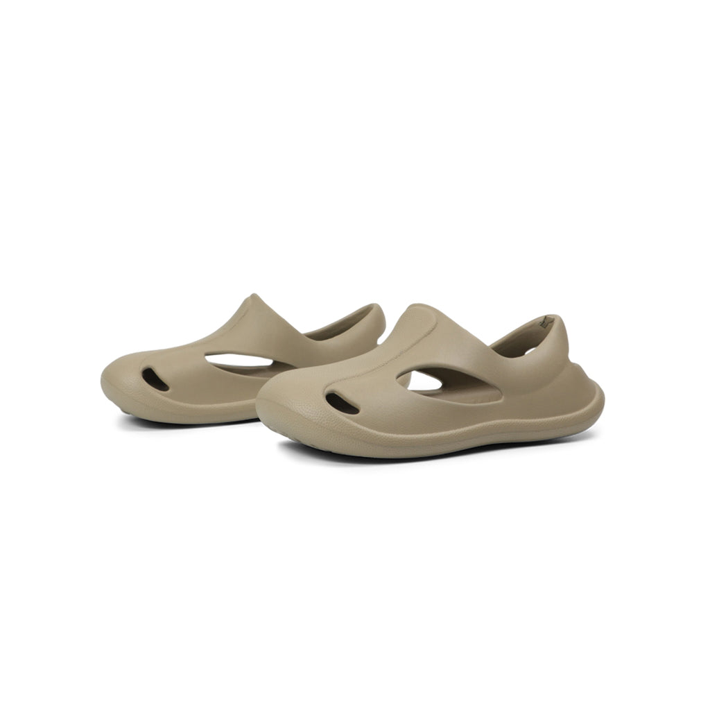 Liam Slides - Sand